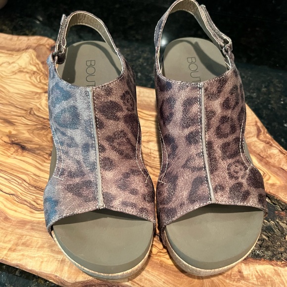 New Corkys Carly size 7 platform leopard, cheetah - Picture 2 of 2